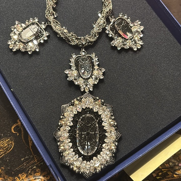 RARE Authentic Swarovski large black diamond Collar necklace. - Picture 9 of 16